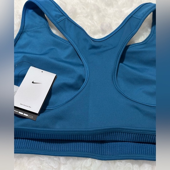 Plus Size Nike Swoosh Sports Bra | Size 3x NWT - Picture 4 of 7